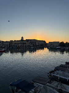 q